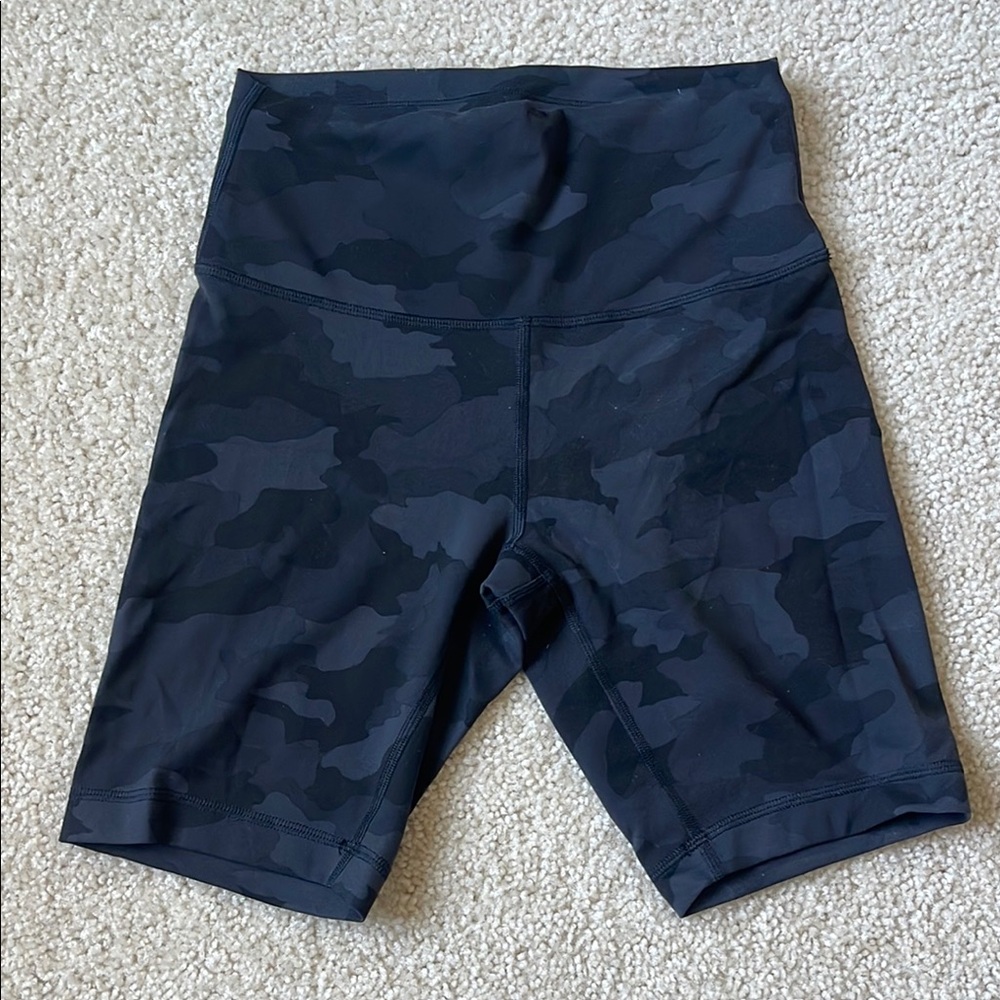 Lululemon - Black Camo Biker Shorts